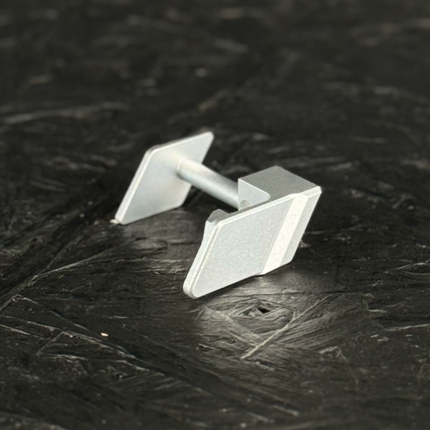 T1P CNC Angled HPA Adapter - Silver Magazine Catch