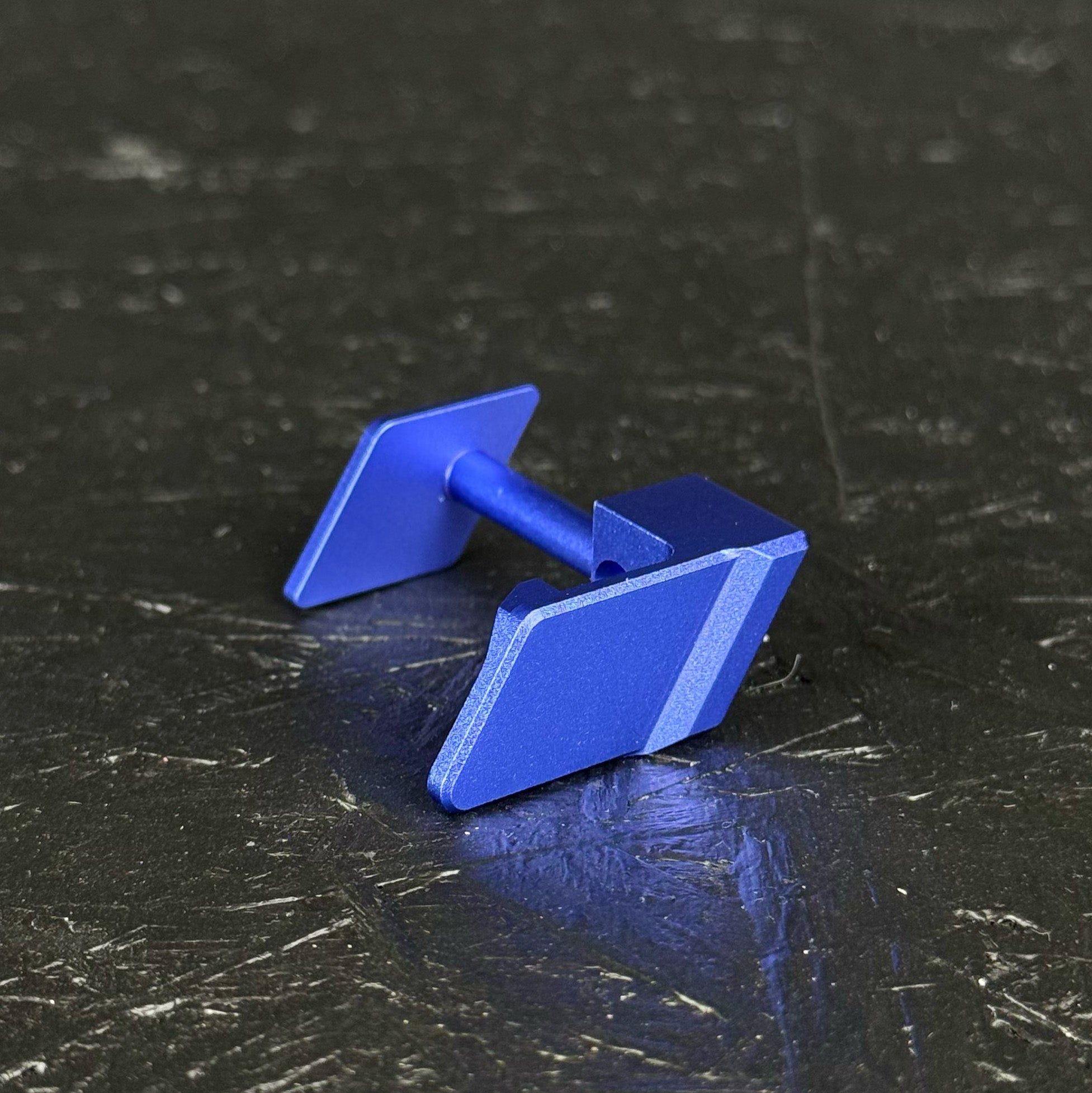 T1P CNC Angled HPA Adapter - Blue Magazine Catch